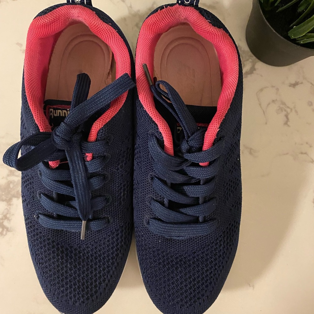 Monrinda women running shoe